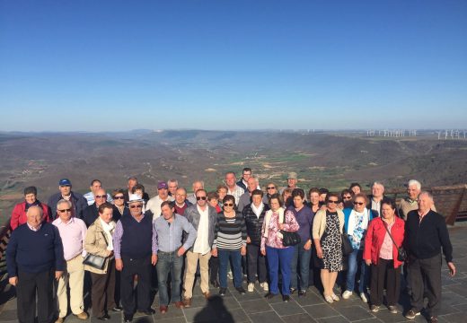 Corenta veciños e veciñas de Frades participan nunha excursión a Palencia e Valladolid
